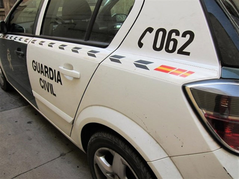Vehículo de la Guardia Civil !GUARDIA CIVIL)