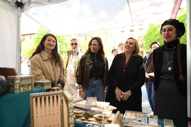 Visita a la Feria de los oficios artesanos (JUNTA)