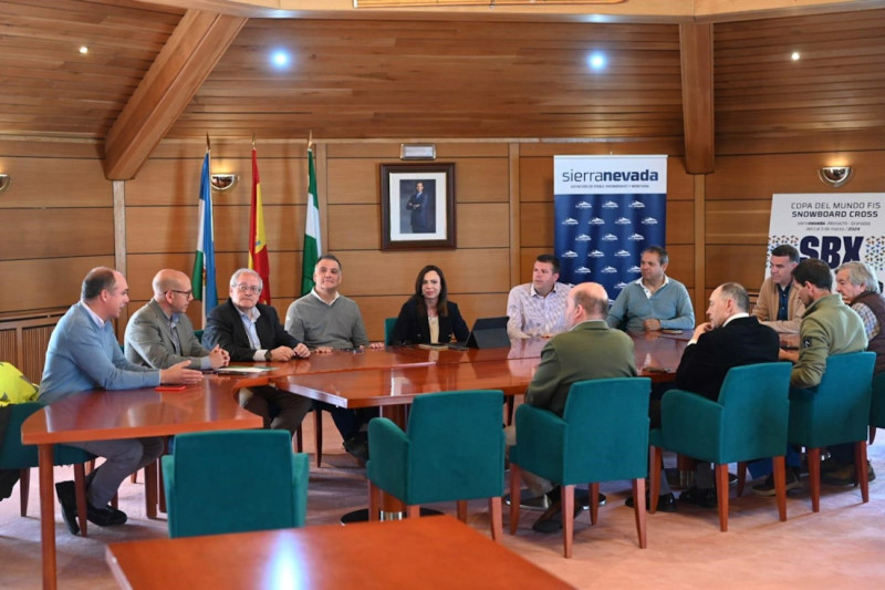 La consejera de Fomento, Rocío Díaz, en reunión en Sierra Nevada (JUNTA DE ANDALUCÍA) La consejera de Fomento, Rocío Díaz, en reunión en Sierra Nevada (JUNTA DE ANDALUCÍA)