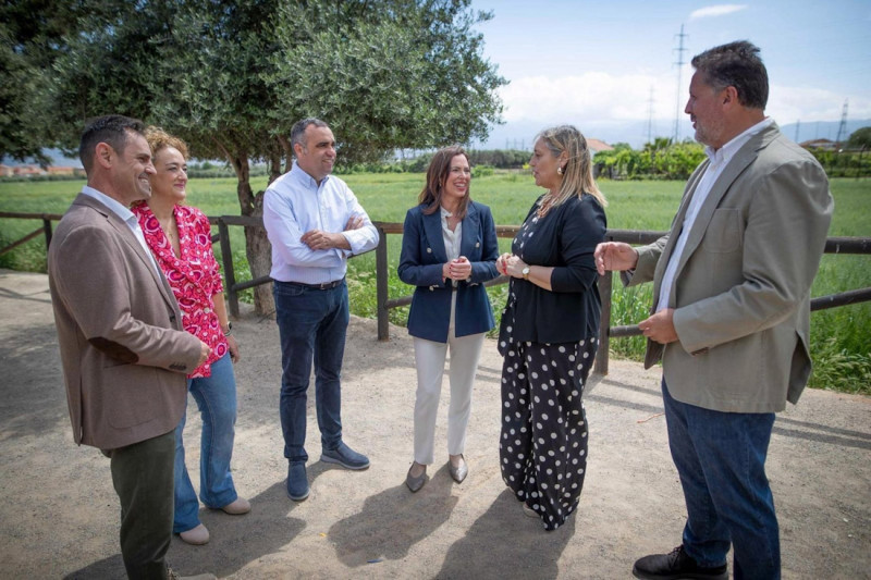 La candidata del PP de Granada a las elecciones al Parlamento andaluz, Rocío Díaz, junto a otros integrantes del PP en esta provincia (PP DE GRANADA)