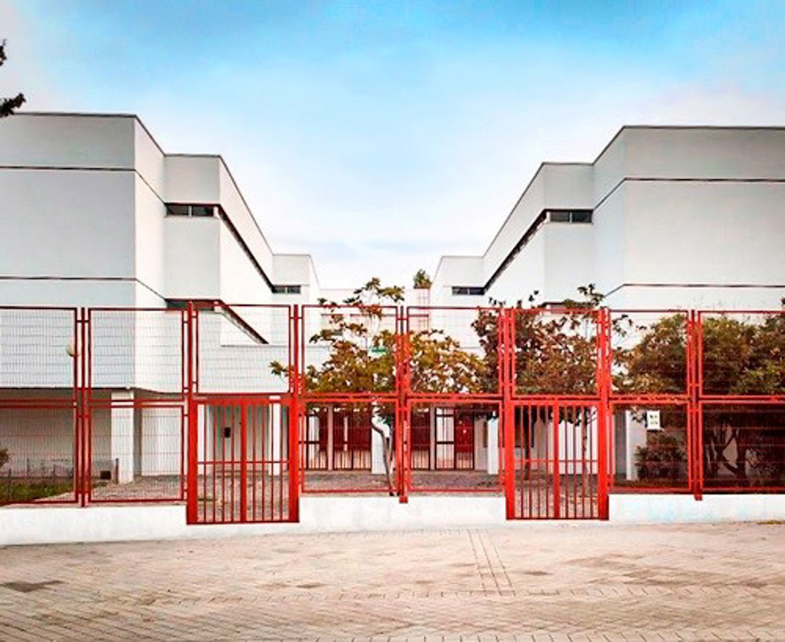 Vista de la sede de la Escuela Oficial de Idiomas (EOI) de Granada, en el distrito Norte.