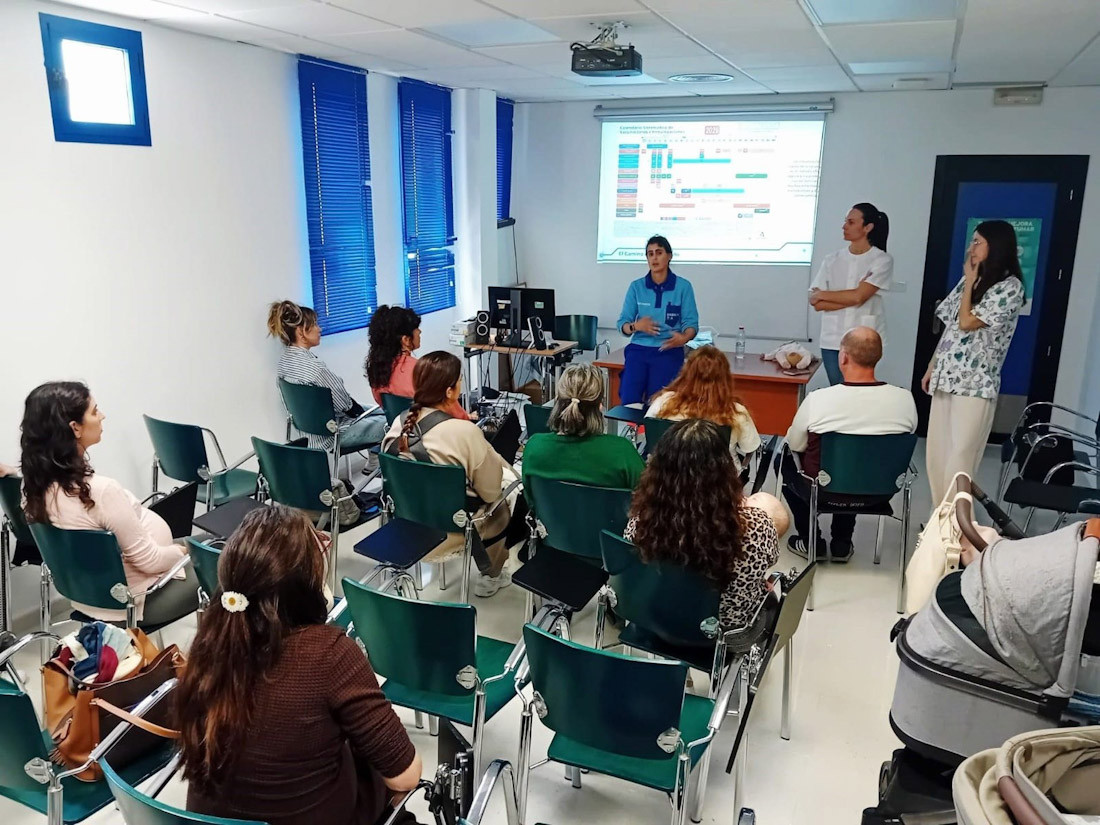 Taller de lactancia en Almuñécar (JUNTA DE ANDALUCÍA)