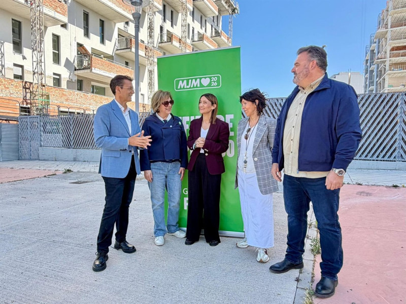 La cabeza de lista del PSOE por Granada al Parlamento andaluz, Olga Manzano, presenta las propuestas de viviendas (PSOE)
