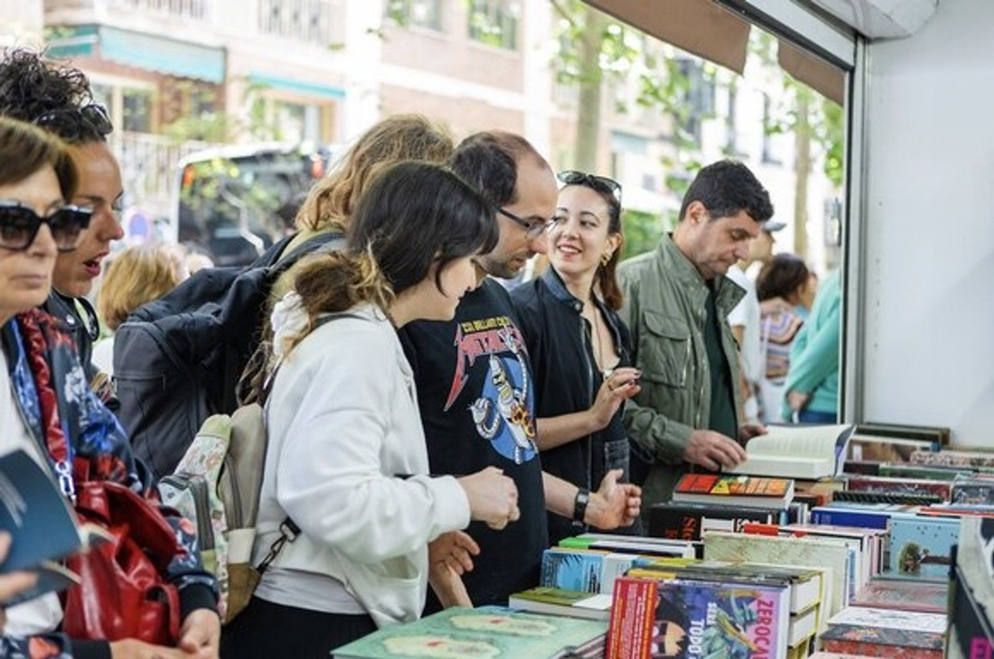 La 44 Feria del Libro de Granada ha contado con una intensa programación que ha combinado actividades literarias, divulgativas, científicas, infantiles y musicales (FERIA DEL LIBRO DE GRANADA)
