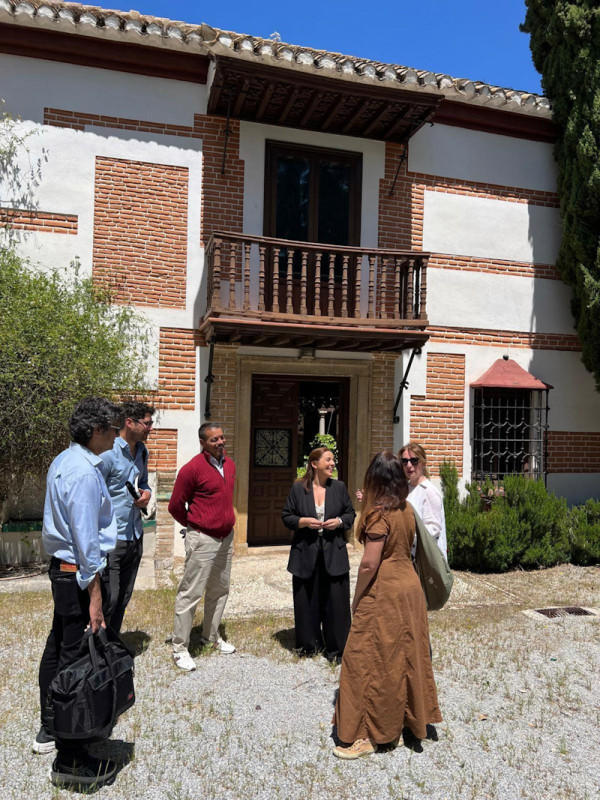 El Ayuntamiento de La Zubia ha formalizado una colaboración con la Universidad de Granada que permitirá la creación de un gemelo digital de la Huerta Grande, futura sede del Consistorio de la ciudad del cinturón metropolitano (AYUNTAMIENTO DE LA ZUBIA)