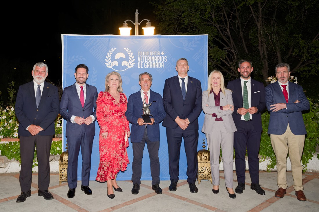 Entrega del premio (COLEGIO DE VETERINARIA)