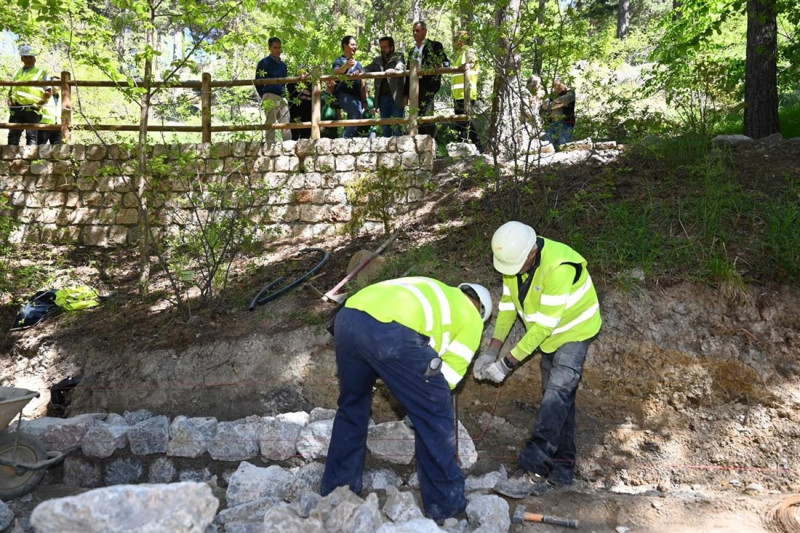 El delegado del Gobierno andaluz en Granada, Antonio Granados, ha visitado el Jardín Botánico Hoya de Pedraza (JUNTA DE ANDALUCÍA)