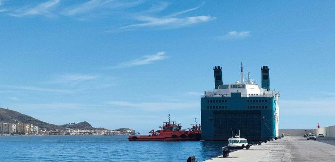 Los remolcadores, amarradores y prácticos del Puerto de Motril actuaron en el 'black-out' (caída de la planta principal de suministro eléctrico) del buque Ropax 