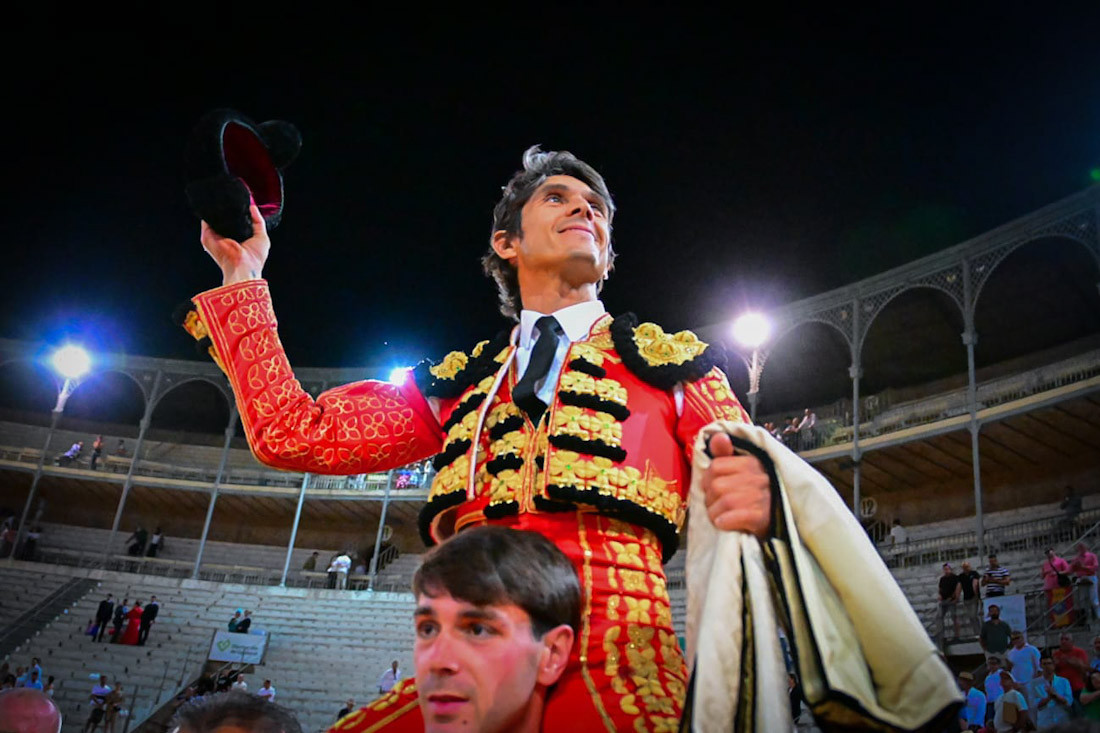 Castella salió a hombros (FUNTAUSA)