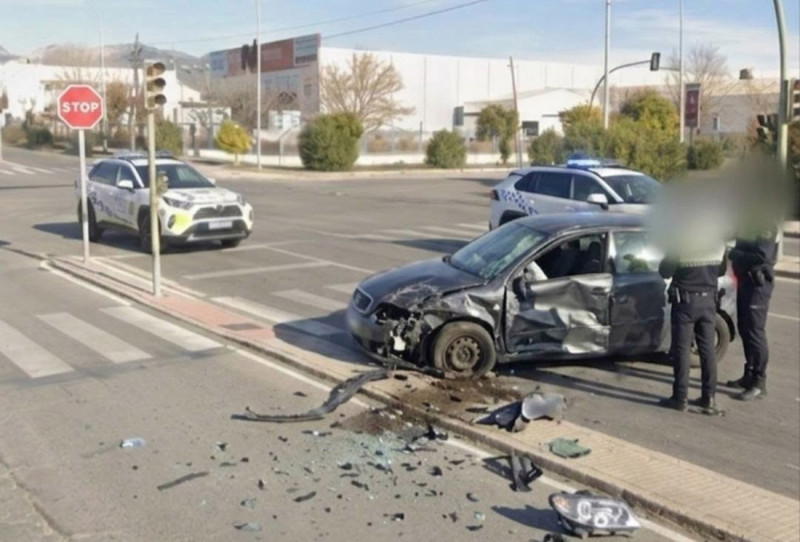 Investigado tras un accidente de tráfico en Albolote cuando cuadruplicaba la tasa de alcohol (POLICÍA LOCAL DE ALBOLOTE)
