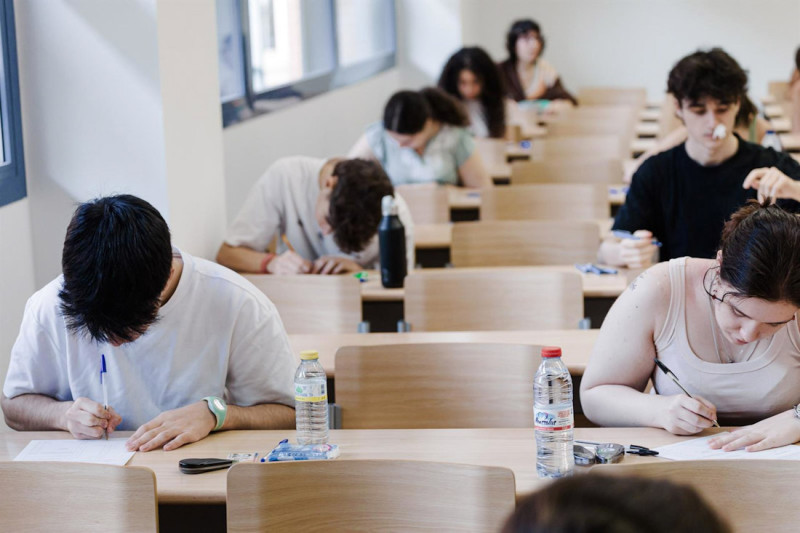 Imagen de archivo de alumnos durante el primer examen de la PAU.