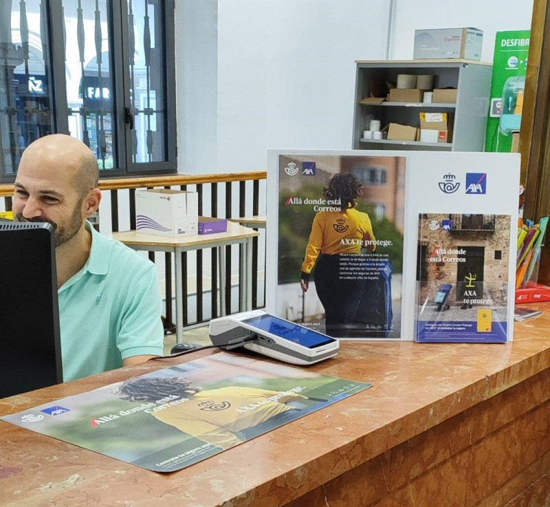 Oficina de Correos en Granada (CORREOS) Oficina de Correos en Granada (CORREOS)