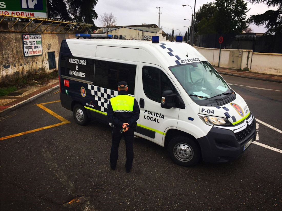 Imagen de un Policía Local de Granada. Archivo (POLICÍA LOCAL)
