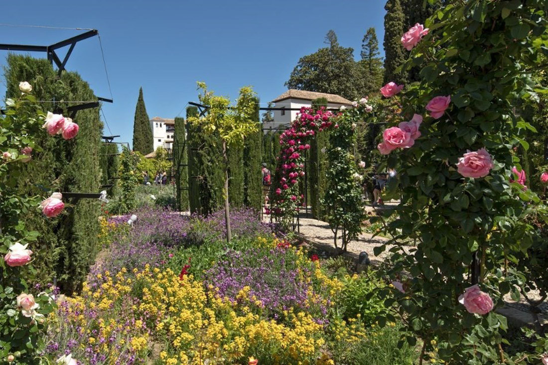 Vista de jardines en el Generalife (PATRONATO DE LA ALHAMBRA Y GENERALIFE)