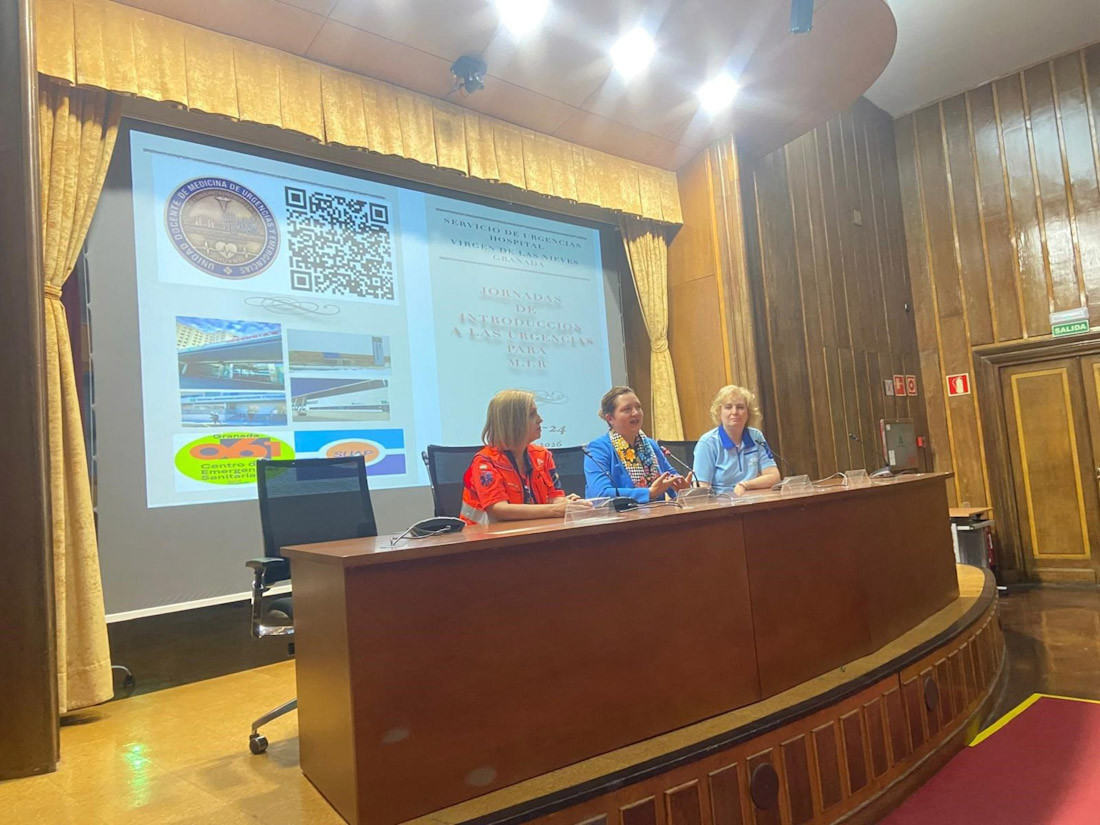 El Hospital Universitario Virgen de las Nieves de Granada ha organizado la tercera edición de las jornadas de introducción a las Urgencias en la que han participado más de un centenar de médicos residentes de primer año (JUNTA)