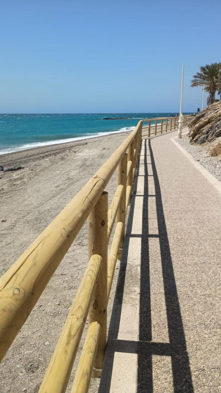Nueva pasarela peatonal entre las playas de Castell de Ferro y Cambriles, en la Costa Tropical granadina (AYUNTAMIENTO DE GUALCHOS-CASTELL DE FERRO) Nueva pasarela peatonal entre las playas de Castell de Ferro y Cambriles, en la Costa Tropical granadina (AYUNTAMIENTO DE GUALCHOS-CASTELL DE FERRO)