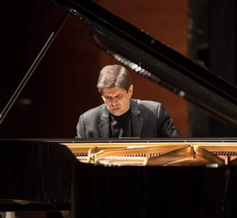 El pianista Javier Perianes (WIKIPEDIA)