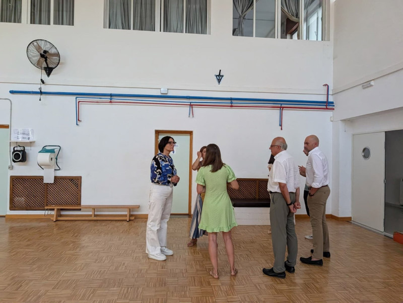 La delegada territorial de Desarrollo Educativo y Formación Profesional en Granada, María José Martín, en su visita al centro Jean Piaget de Ogíjares (JUNTA DE ANDALUCÍA) La delegada territorial de Desarrollo Educativo y Formación Profesional en Granada, María José Martín, en su visita al centro Jean Piaget de Ogíjares (JUNTA DE ANDALUCÍA)