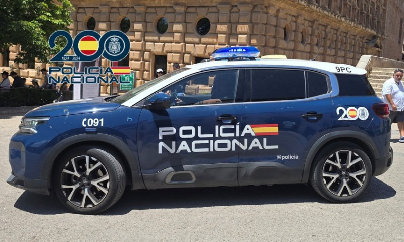Vehículo de la Policía Nacional (POLICIA ANCIONAL)