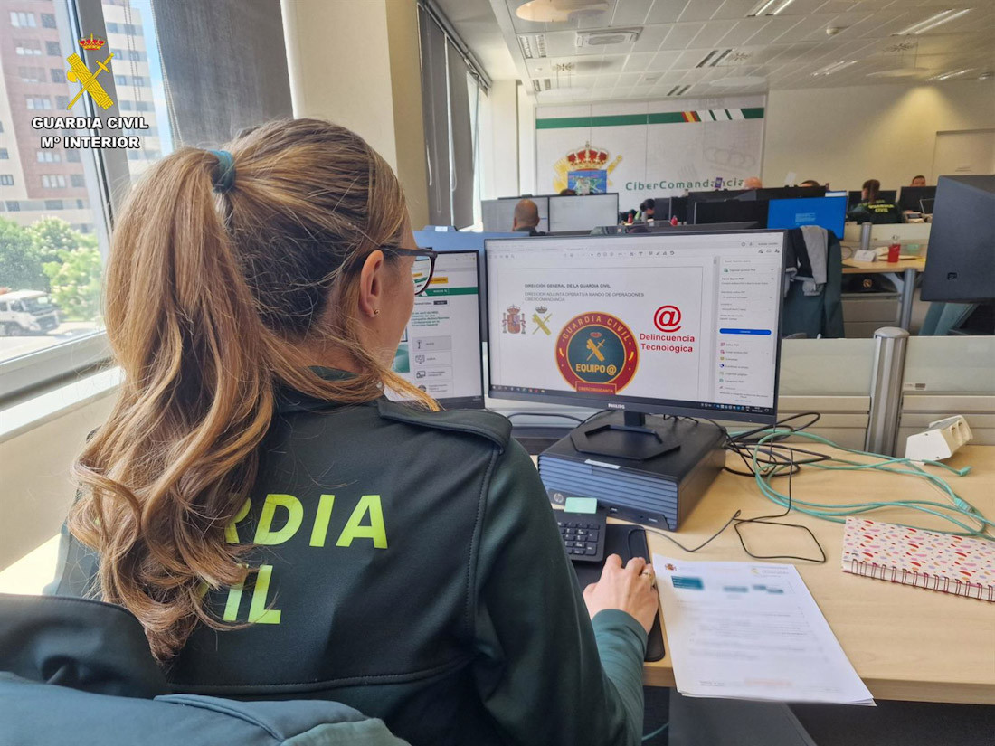 Imagen de archivo de una agente de la Guardia Civil (GUARDIA CIVIL)