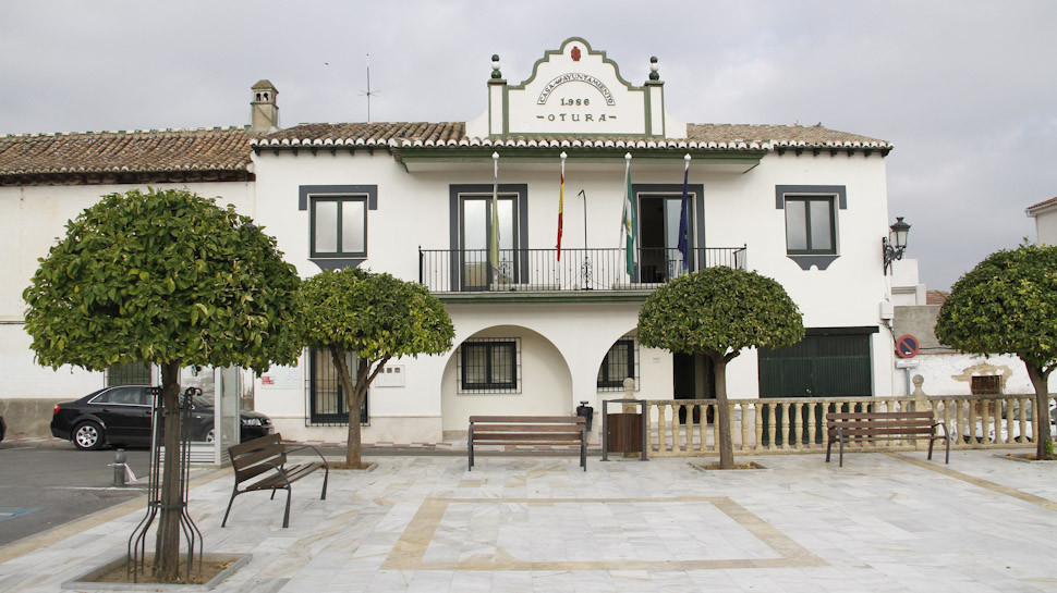 Fachada del Ayuntamiento de Otura. (AYTO. OTURA)