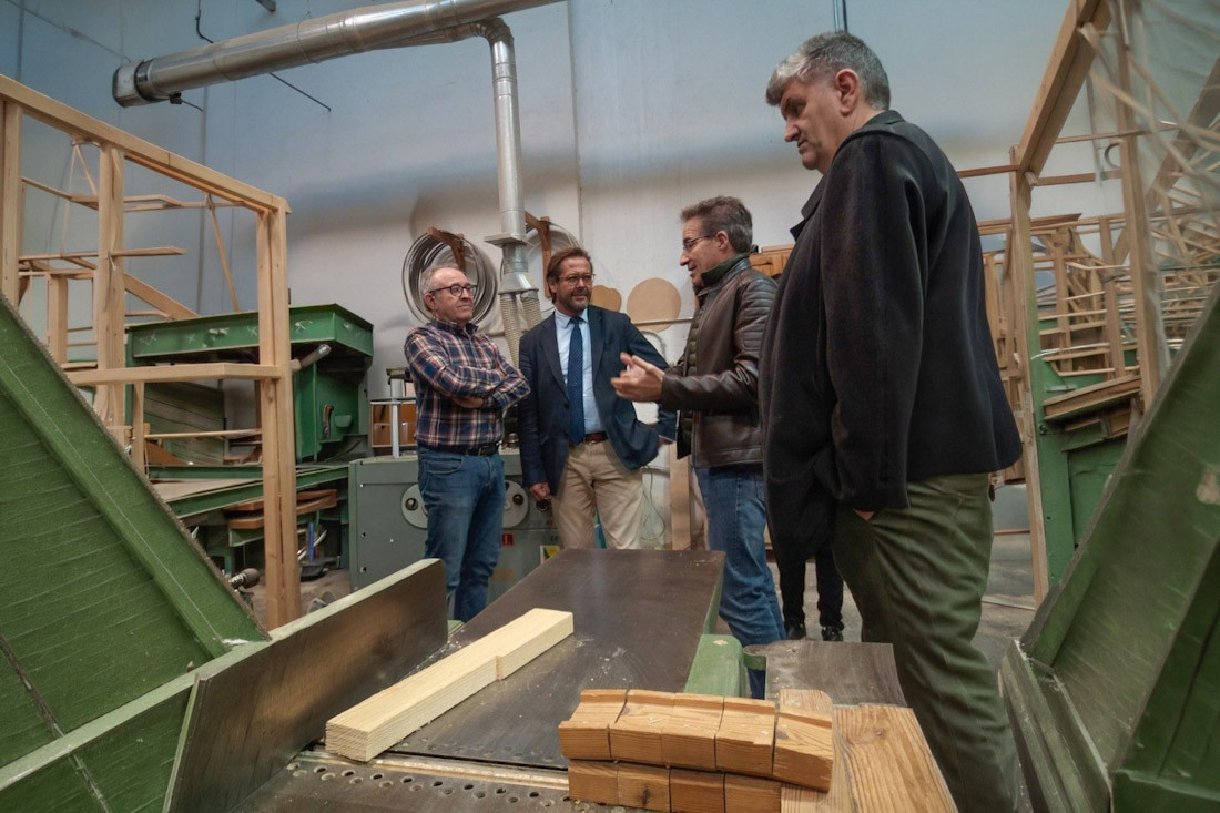 El delegado del Gobierno andaluz en Granada, Antonio Granados, visita una actividad formativa.(JUNTA DE ANDALUCÍA)