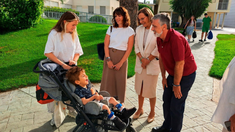 La delegada de Inclusión Social, Juventud, Familias e Igualdad de la Junta en Granada, Matilde Ortiz, visita el Centro Hospitalarias Fundación Purísima Concepción (JUNTA DE ANDALUCÍA)