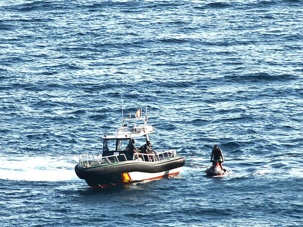La Guardia Civil controla las motos acuáticas en la costa de Granada (GUARDIA CIVIL)