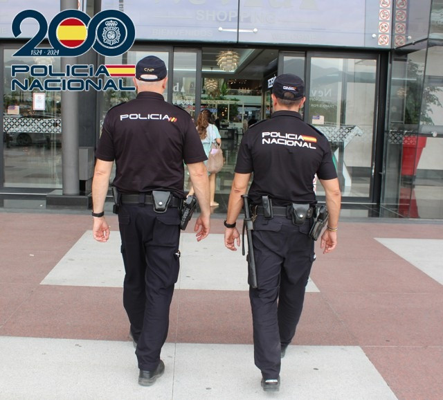 Agentes de la Policía Nacional (POLICÍA NACIONAL)