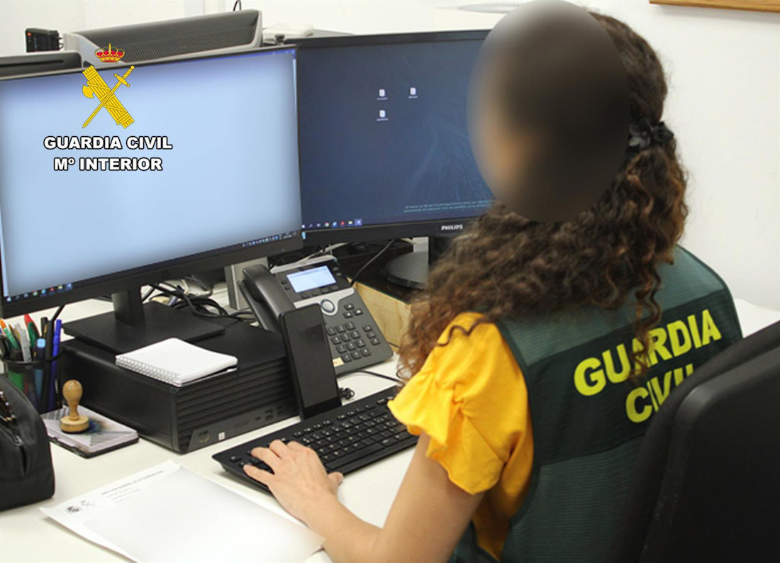 Imagen de recurso de una agente de la Guardia Civil (GUARDIA CIVIL)