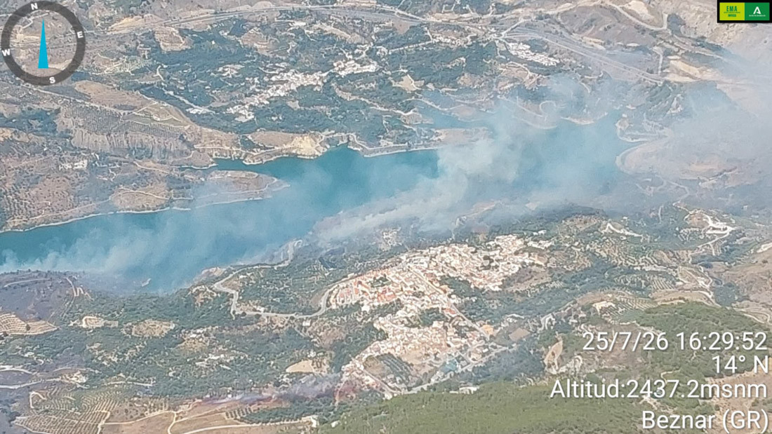 Incendio forestal declarado el sábado, 25 de julio, en el pantano del Beznar, en la localidad granadina de El Valle (PLAN INFOCA)