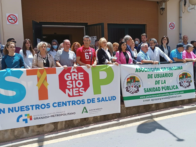 Concentración por una agresión a un sanitario en Armilla. Archivo (JUNTA) Concentración por una agresión a un sanitario en Armilla. Archivo (JUNTA)