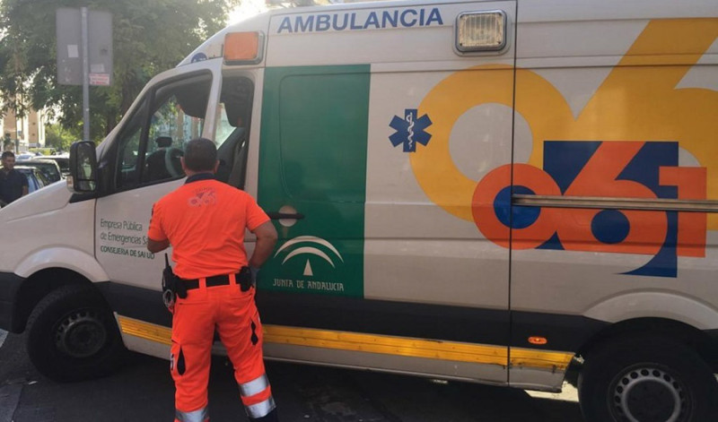Imagen de archivo de una ambulancia de CES 061 (112 ANDALUCÍA) Imagen de archivo de una ambulancia de CES 061 (112 ANDALUCÍA)