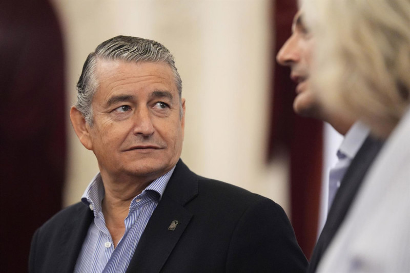 El vicepresidente primero de la Junta y consejero de Presidencia, Sanidad y Emergencias, Antonio Sanz, este martes (JOAQUÍN CORCHERO - EUROPA PRESS)