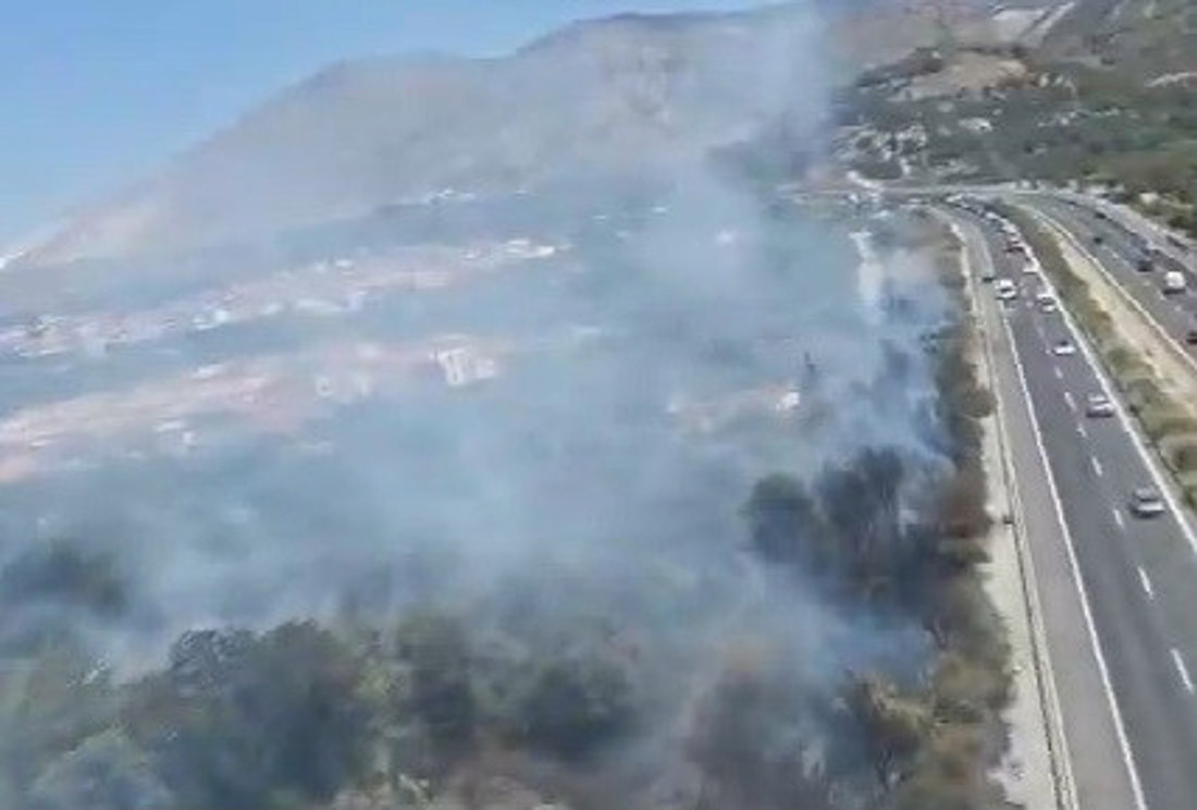 Extinguido el incendio que ha afectado a tres hectáreas en una zona aledaña a la autovía A-44 en Lecrín (INFOCA)