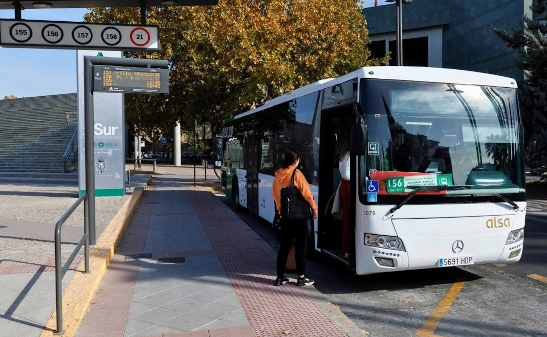 Autobús del Consorcio de Transportes Metropolitano de Granada. (JUNTA DE ANDALUCÍA)