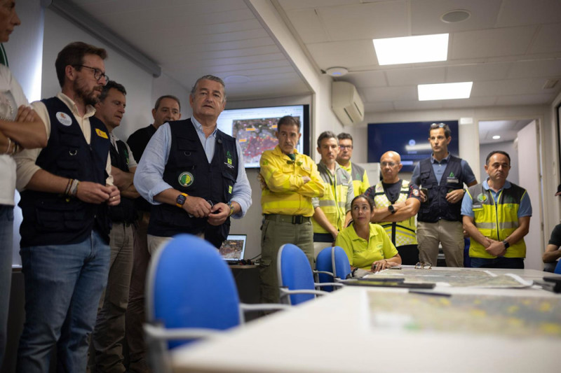 El vicepresidente primero y consejero de Presidencia, Sanidad y Emergencias, Antonio Sanz, ha presidido la reunión del comité asesor por riesgos sísmicos tras el terremoto de Granada con epicentro en Alhendín (CLARA CARRASCO / EUROPA PRESS)