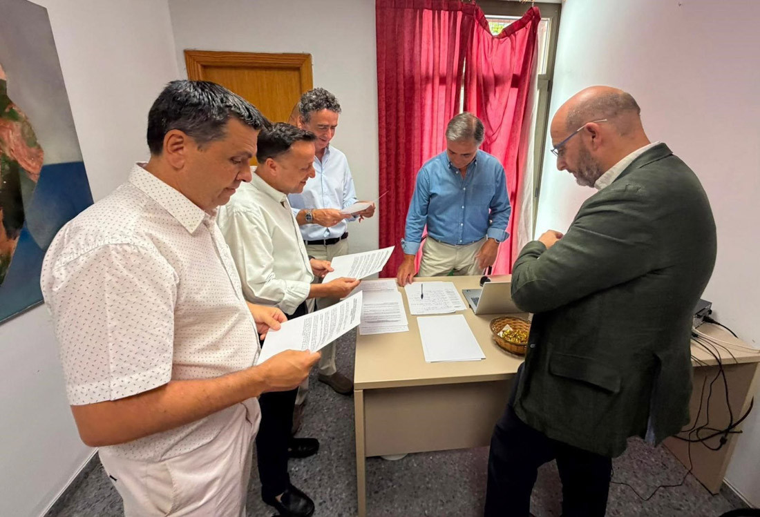 El Ayuntamiento de Granada continúa trabajando en la evaluación de los edificios y refuerza la atención y la información ampliando con horario de tarde la oficina del Zaidín (AYUNTAMIENTO DE GRANADA)