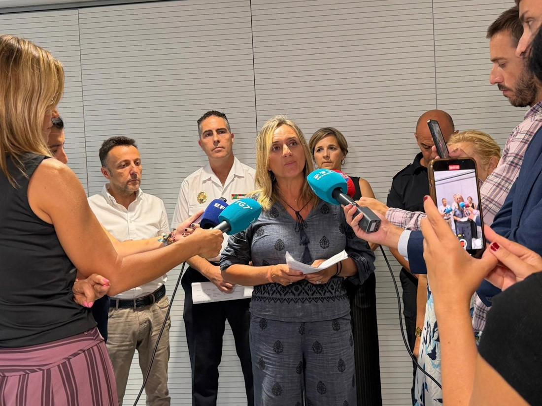Imagen de archivo de la alcaldesa de Granada, Marifrán Carazo, informando de la repercusión del terremoto de magnitud 4,8 Mw sucedido en la madrugada sábado 15 de agosto de 2026 (AYUNTAMIENTO DE GRANADA)