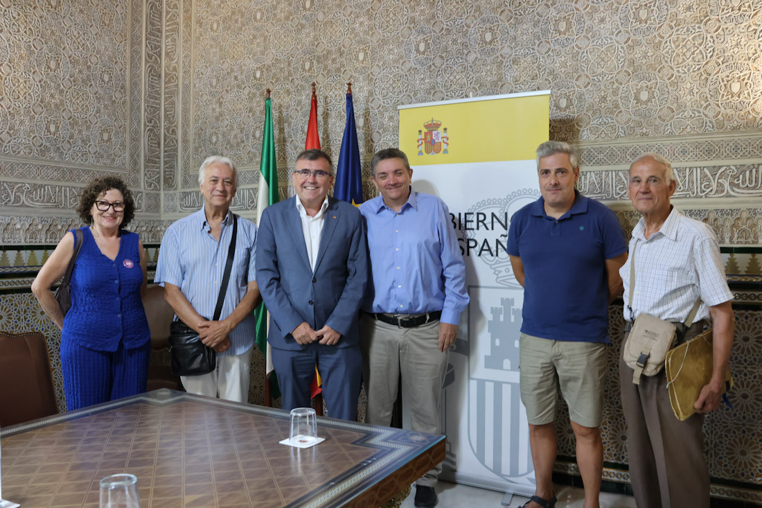 Reunión con la asociación de vecinos del Barrio de la Cruz (SUBDELEGACION)