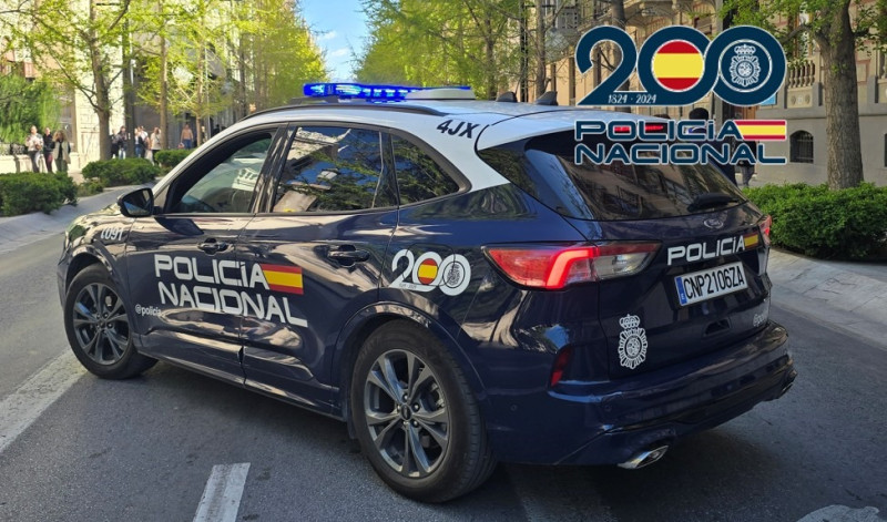 Vehículo de la Policía Nacional (POLICIA NACIONAL) Vehículo de la Policía Nacional (POLICIA NACIONAL)