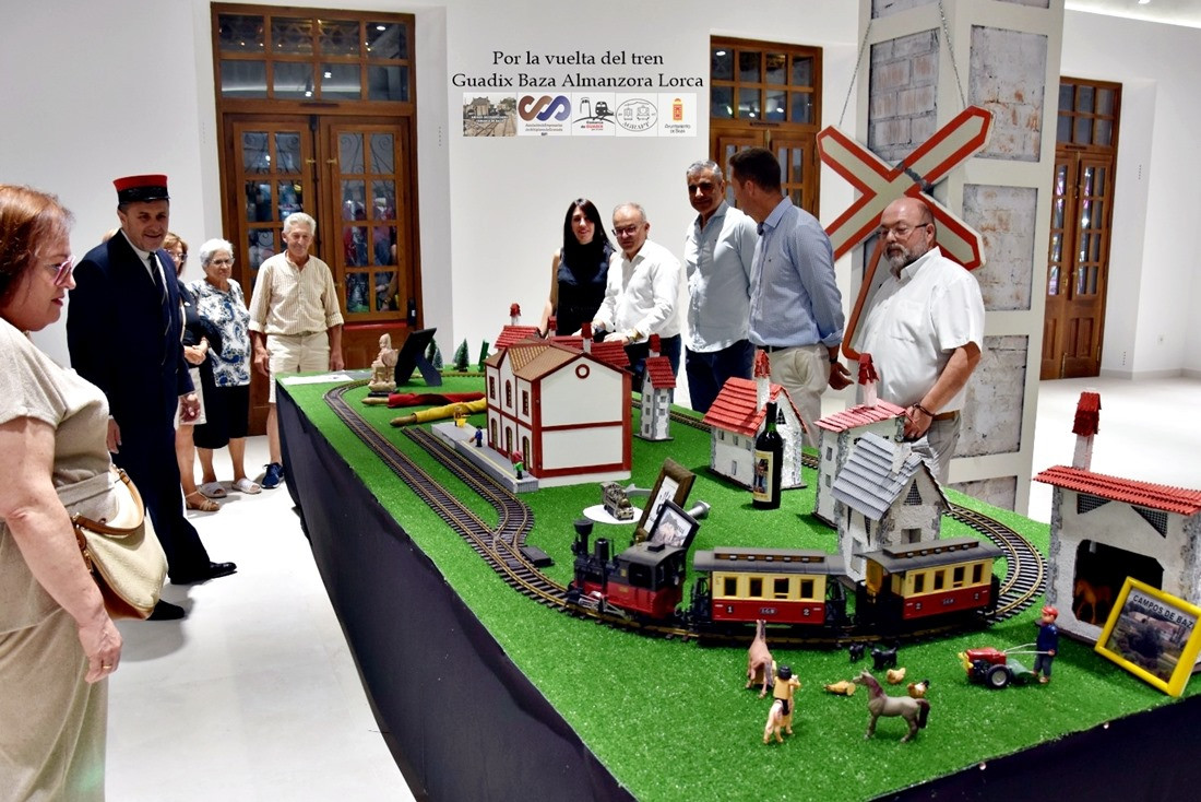 Maqueta ferroviaria reivindicativa en Feria de Baza 2026 (AMIGOS FERROCARRIL)