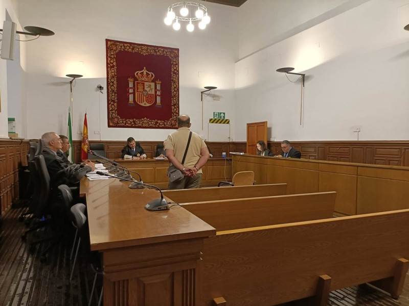 Juicio en la Audiencia de Granada al acusado de cobrar la pensión de su madre muerta durante 22 años (EUROPA PRESS)