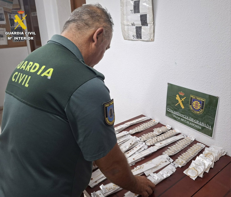 Piezas de joyería presuntamente falsificadas (GUARDIA CIVIL)
