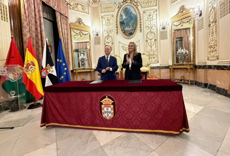 La alcaldesa de Granada, Marifrán Carazo, junto al presidente de Ceuta, Juan Jesús Vivas, sellan su alianza en torno a la cultura y Granada 2031 (AYUNTAMIENTO DE GRANADA) La alcaldesa de Granada, Marifrán Carazo, junto al presidente de Ceuta, Juan Jesús Vivas, sellan su alianza en torno a la cultura y Granada 2031 (AYUNTAMIENTO DE GRANADA)
