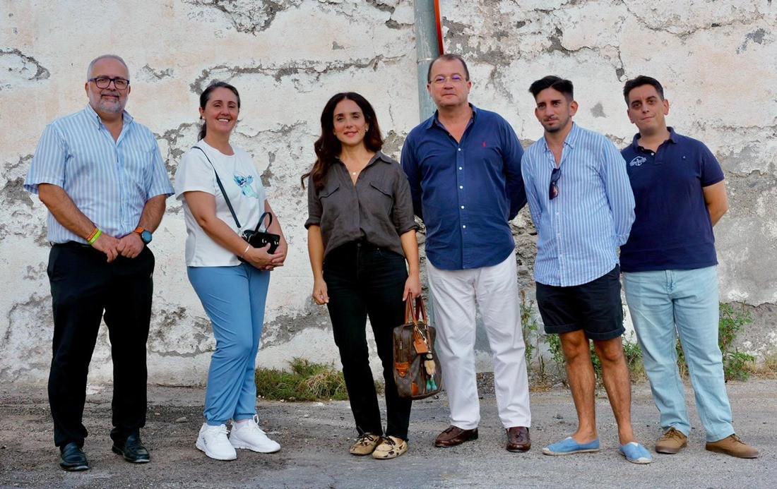 Visita del grupo municipal de Vox al barrio de Lancha del Genil en Granada capital (VOX)