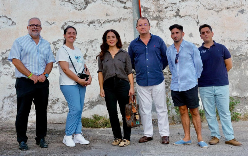 Visita del grupo municipal de Vox al barrio de Lancha del Genil en Granada capital (VOX)