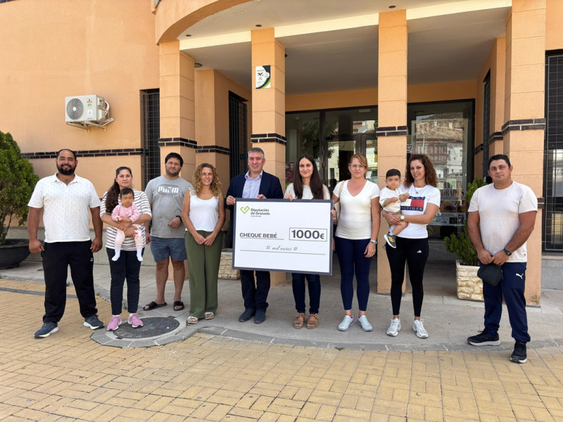 Entrega de lso cheques bebé (DIPGRA)