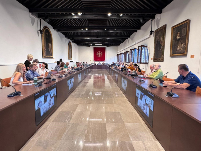 La Universidad de Granada (UGR) ha aprobado en el Consejo de Gobierno la concesión de su Medalla de Oro a las ciudades de Granada, Ceuta y Melilla (UNIVERSIDAD DE GRANADA)