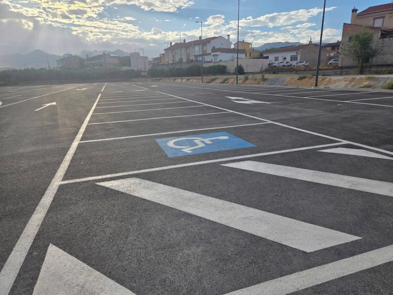 Nueva bolsa de aparcamiento con más de 100 plazas gratuitas en el municipio de Otura (AYUNTAMIENTO DE OTURA)